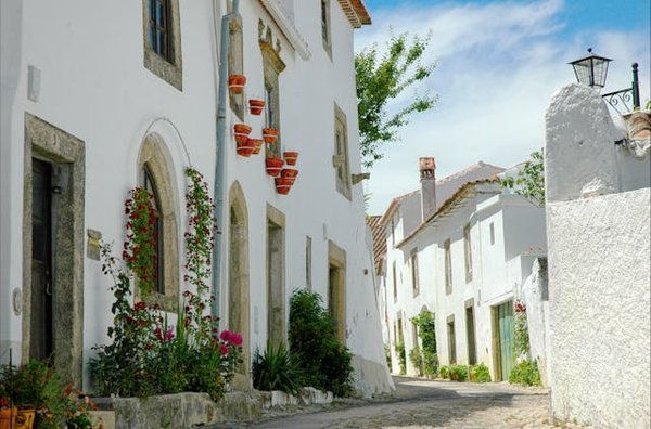 Comment découvrir les traditions artisanales de la céramique au Portugal?
